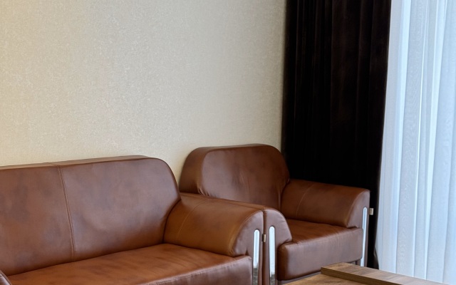 Garnet Mir Hotel