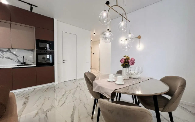 Dizaynerskaya Yevro 2ka Sunvilles V Savin Khaus Flat