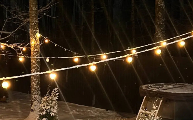 Частный дом Домик в лесу с камином и банным чаном