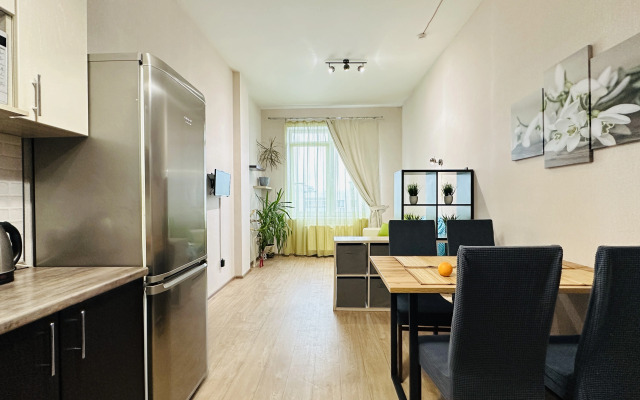 Ujutnaja Evro-dvuhkomnatnaja na 25 jetazhe Flat