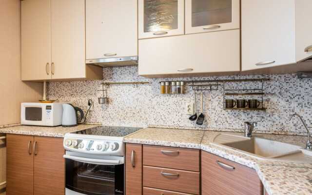S Shikarnym Vidom U Metro Uzshnaya Apartments