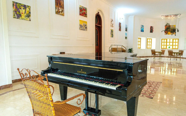 Chabiant Winery Hotel