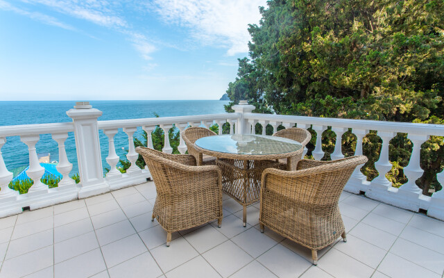 Villa Divny Mir Karasan 
