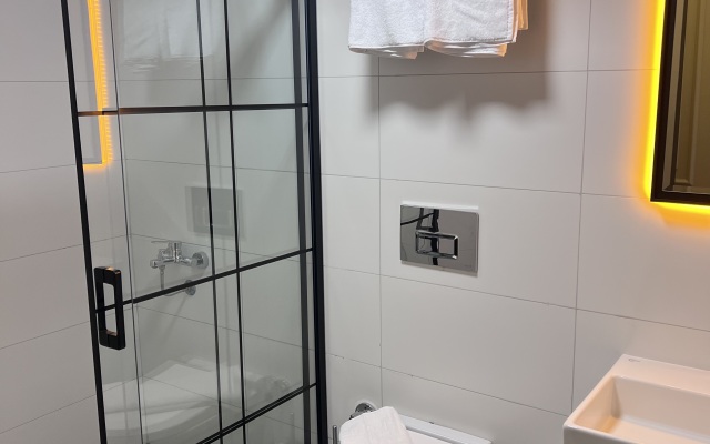 Loft Plus Hotel