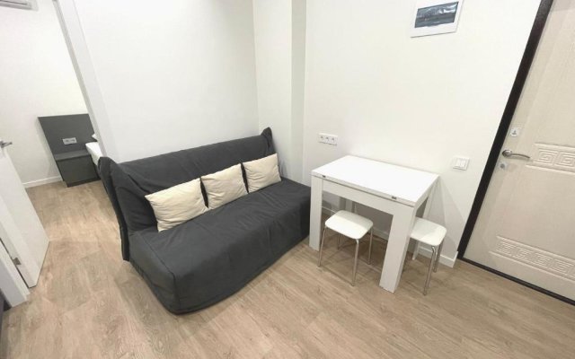 Leont Apartments