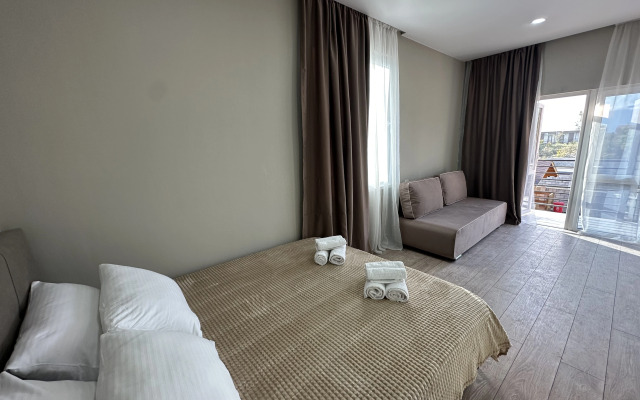 Uyutnaya Studiya na Poberezhye Alakhadzy Flat