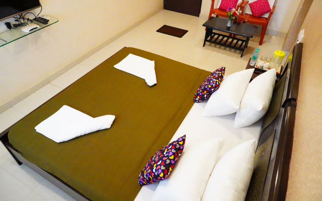 Vjr Mahal and Vinayagam Residency Hotel