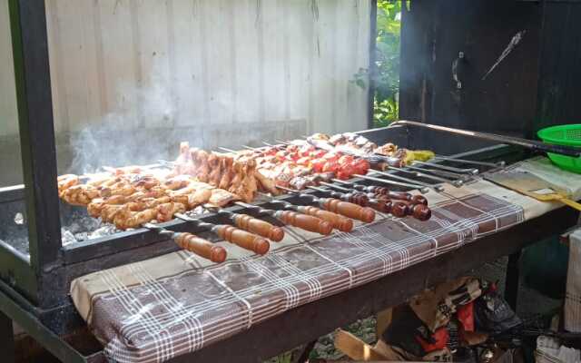 Gostevoy Dom Demerdzhipa Ulitsa, 84 Guest House