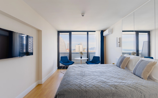 Eleven Way Host Apartment Hotel