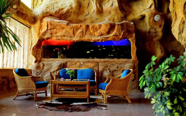 Caves Beach Resort - Adults Only