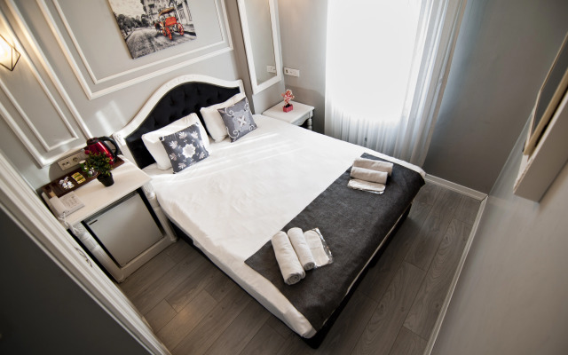 Nova City Hotel