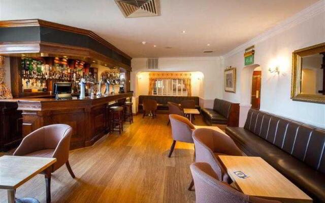 Consort Hotel