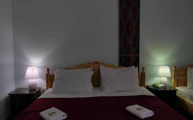 Parvina Hotel