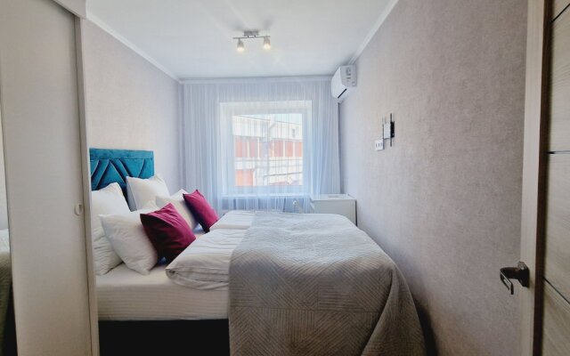 Dvuhkomnatnye v Centre, CHernyahovskogo 20, Kolibri#20 Apartments