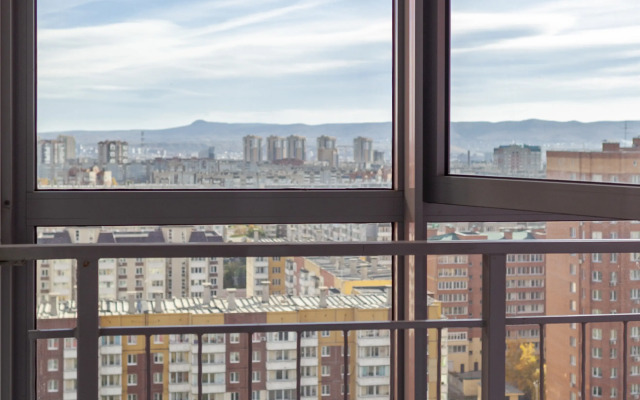 Na ulitse Alekseeva 46 Apartment