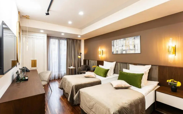 Hotel Metropol Club House