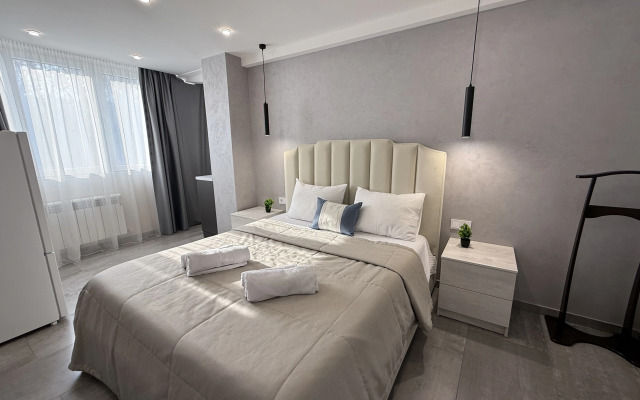 Dizaynerskaya Dvukhkomnatnaya v Tsentre Kurortnoy Zony Flat