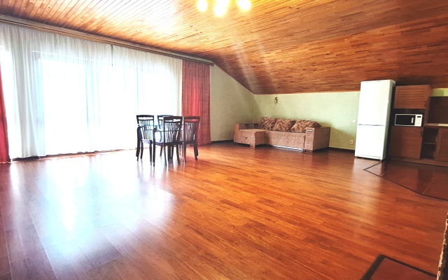 Tretiy Etazh Private house