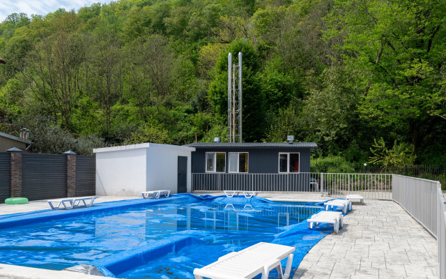 Studiya S Basseynom I Vidom Na Gory Apartments