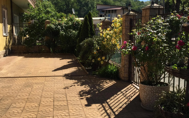 San-Mari Guest House