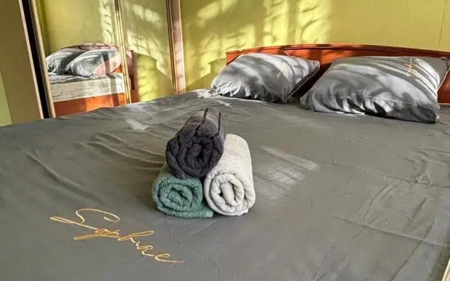 Квартира Трехкомнатная С Балконом