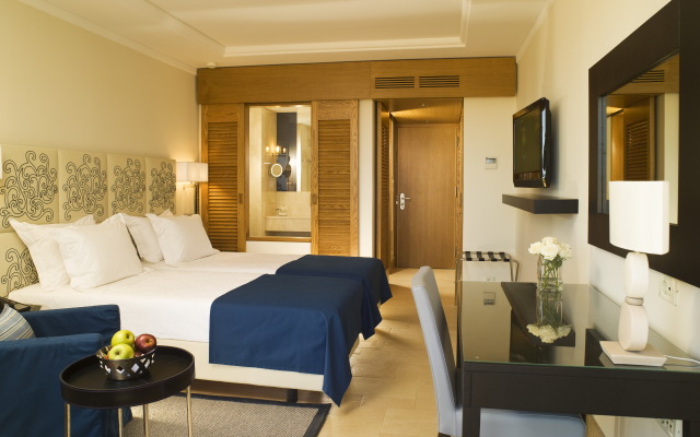 Kernos Beach Hotel