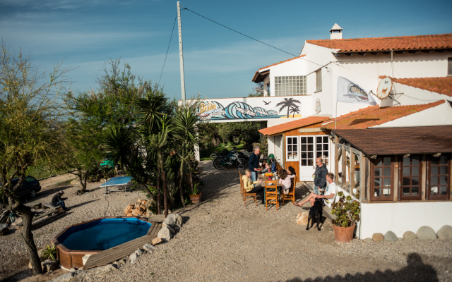 Da Silva Bike & Surf Camp Guest house
