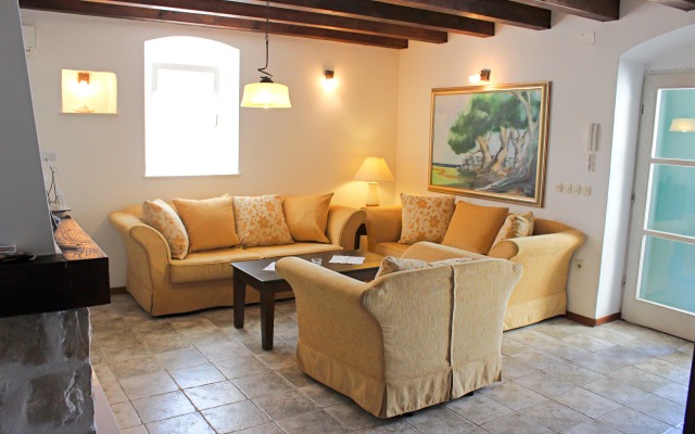 Maruka Villa