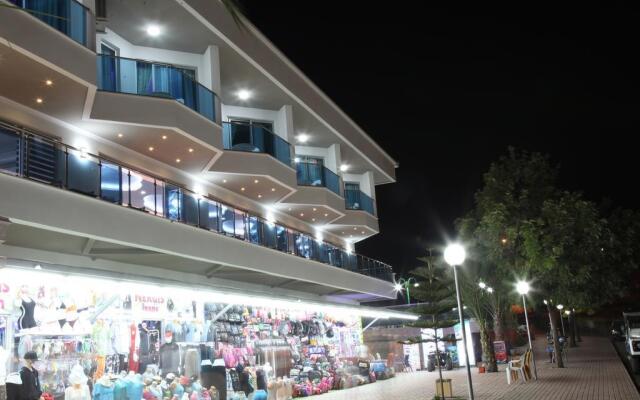Opia Hotel