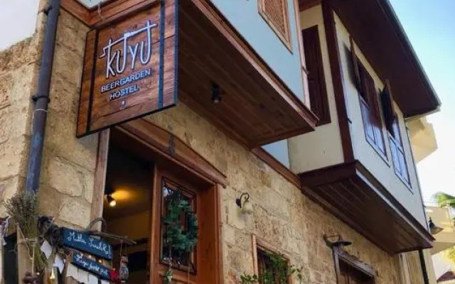Kuyu Beergarden Hostel