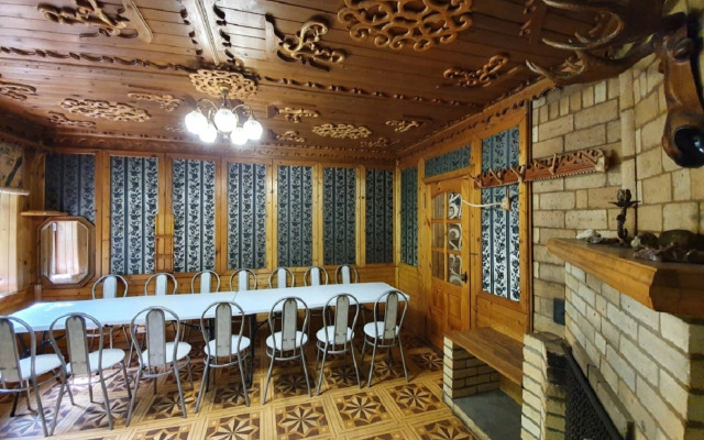 vo Fryazino s Ulichnym Bassejnom i Batutom Private House