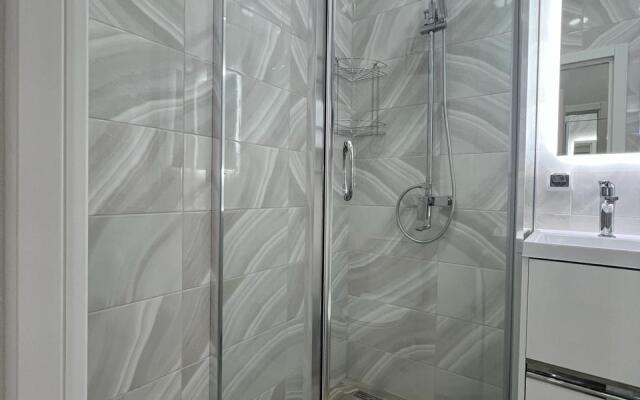 Apartamenty 3kh Mestnye  S Basseynom I Balkonom Apartments