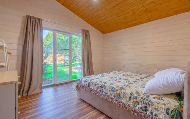 Friends & Family Guest House