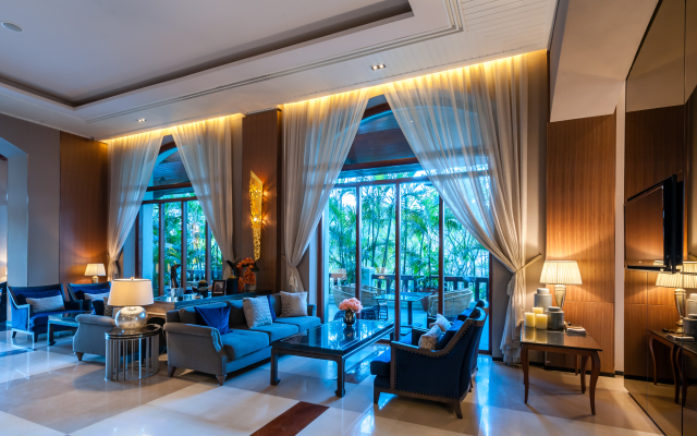 Chatrium Hotel Royal Lake Yangon