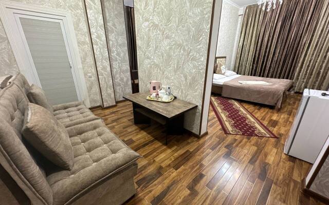 RATMINA Hotel