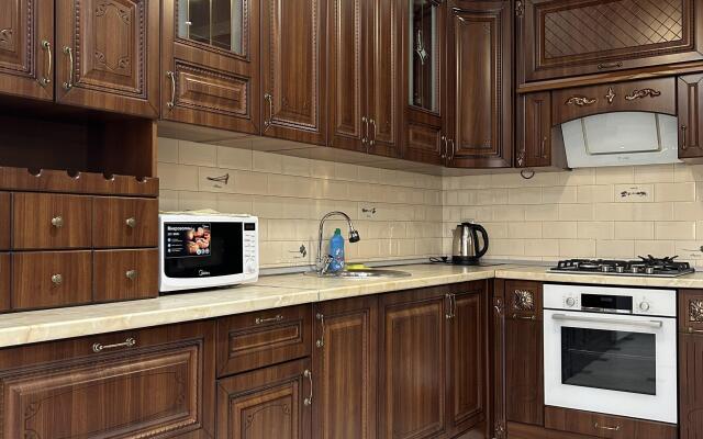 Na Prospekte Kirova Flat