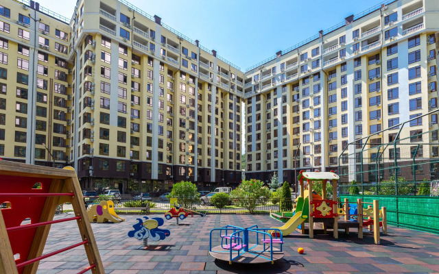 Bolshaya I Stilnaya S Vidom Na Gory Flat