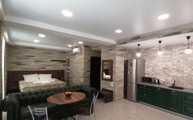 Апартаменты Holiday and Business Apartments