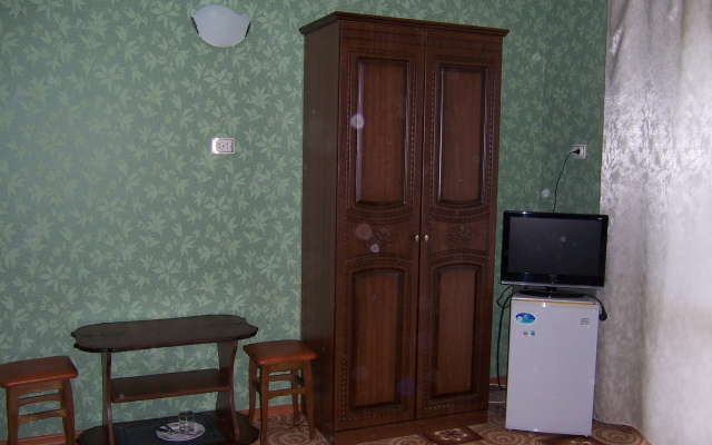 U Nikiticha Guesthouse