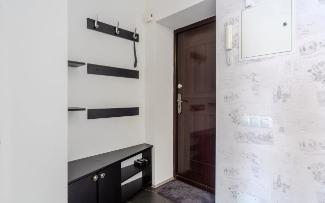 Yevrodvukhkomnatnaya na Prospekte Nezavisimosti Flat
