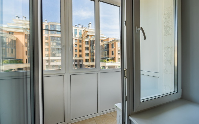 Lyuks U Krestovskogo Ostrova Apartments