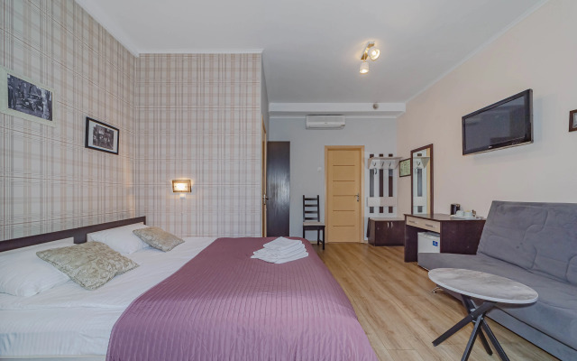 Отель Априори