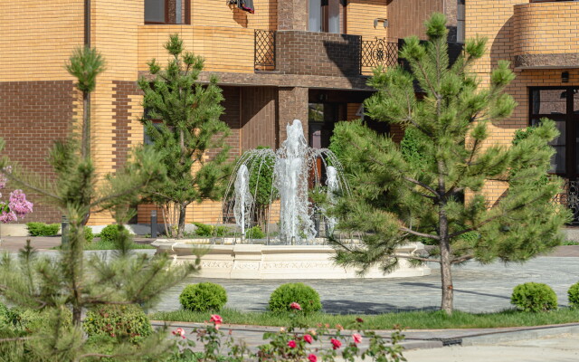 Rinn Rise Resort Hotel