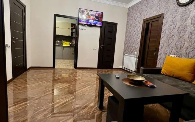 Частный Дом New 3 bedroom house each room rentable separately