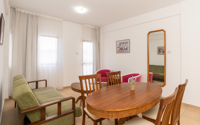 Flora Hotel Apartments