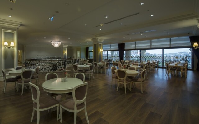 İsfanbul Holiday Home & Suites Hotel