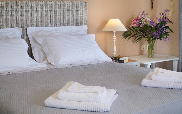 Martini Waterfront Suites Apartments
