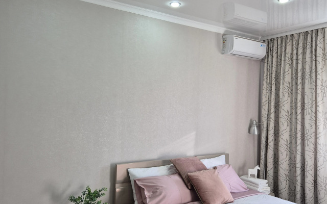 93 Na Prospekte Miru 4 Apartments