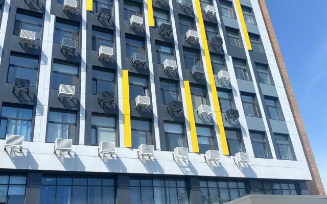 Kak doma Dizaynerskiy Loft U Metro Nagornaya Apartments