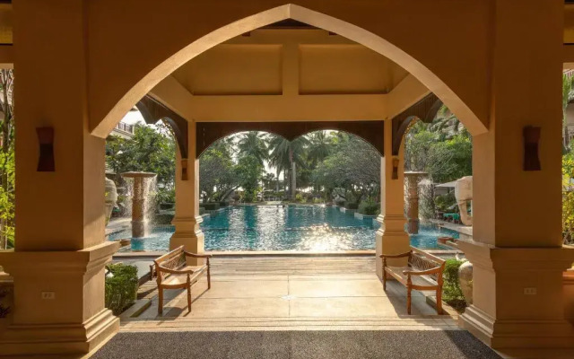 Курортный отель Avalon Beach Resort